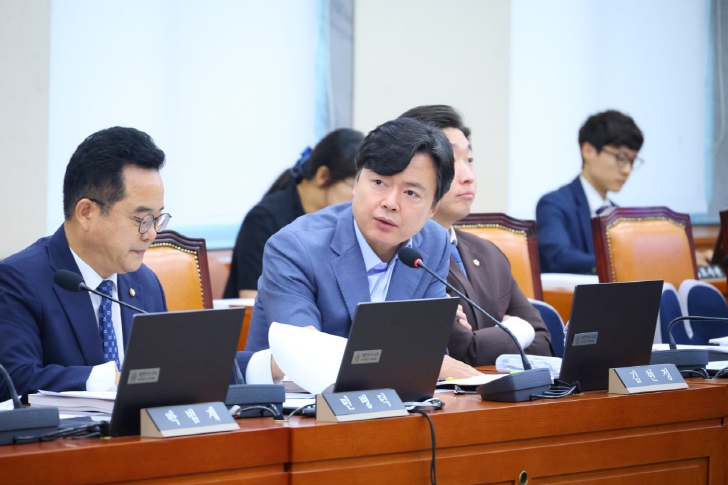 김현정 의원, 구글 1조원 뒷거래 의혹 ‘프로젝트 허그’…인사청문회서 정조준 기사 이미지
