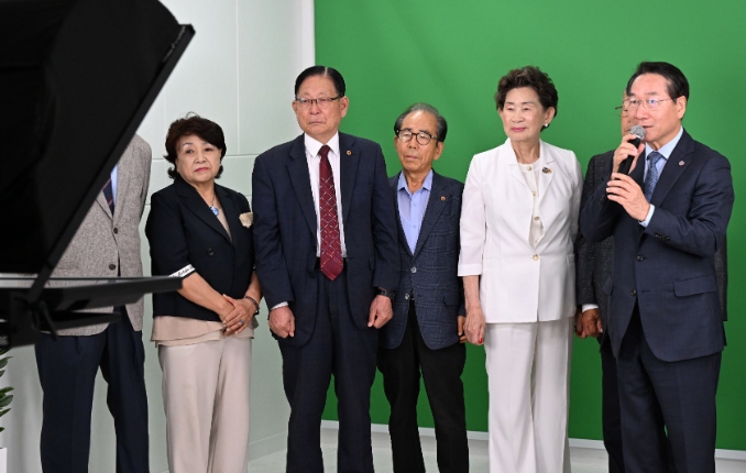 유정복 시장, 추석 맞이‘인천형 스마트 경로당’깜짝 방문 기사 이미지