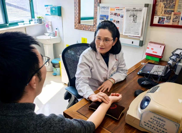 상하이 최초 외국인 중의사 홍원숙, 고향 남해를 세계에 알리다 기사 이미지